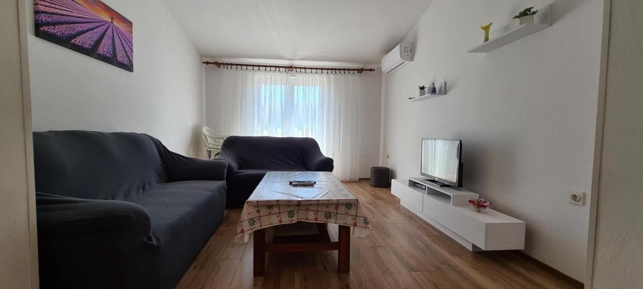 Apartments Jele Baska  Bagian luar foto