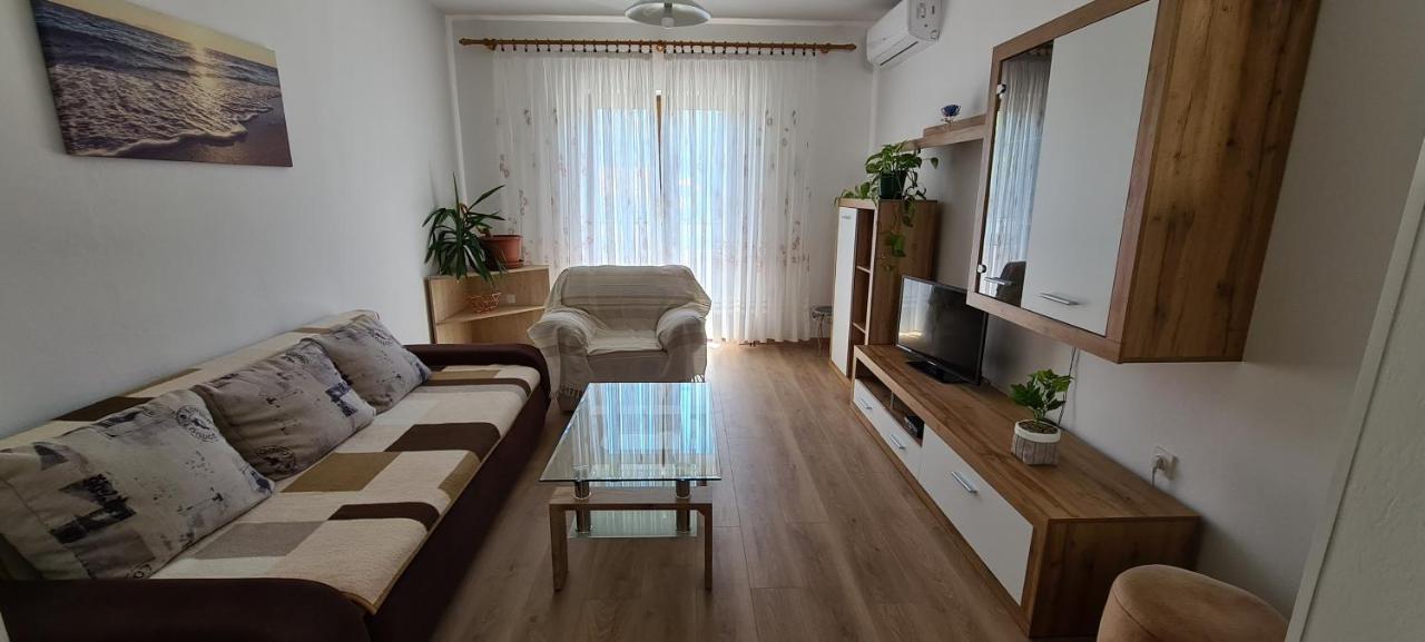 Apartments Jele Baska  Bagian luar foto