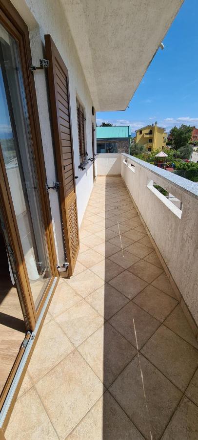 Apartments Jele Baska  Bagian luar foto