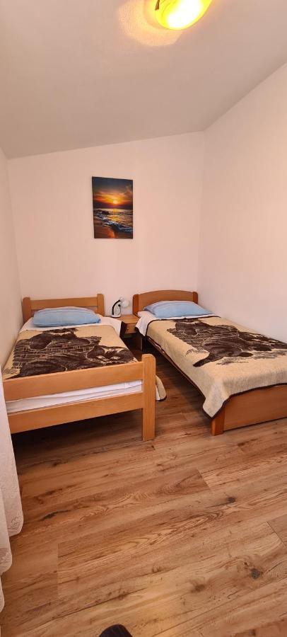 Apartments Jele Baska  Bagian luar foto