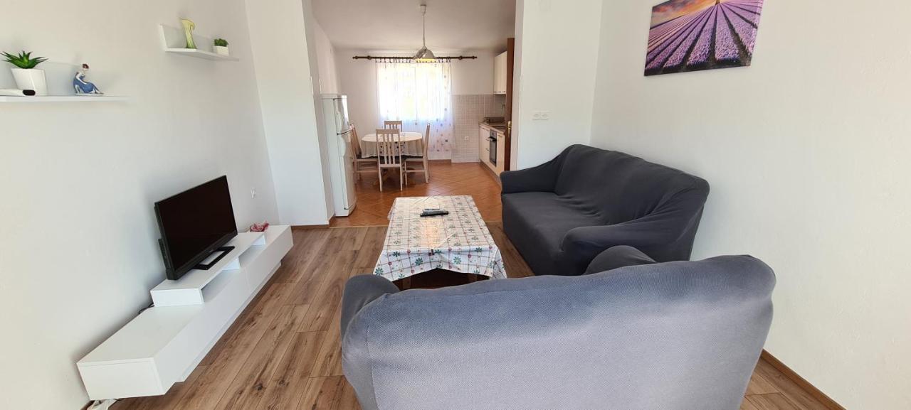 Apartments Jele Baska  Bagian luar foto